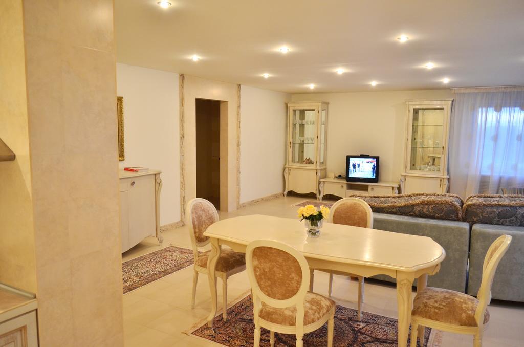 Apartment Astoriya Vitebsk Bagian luar foto